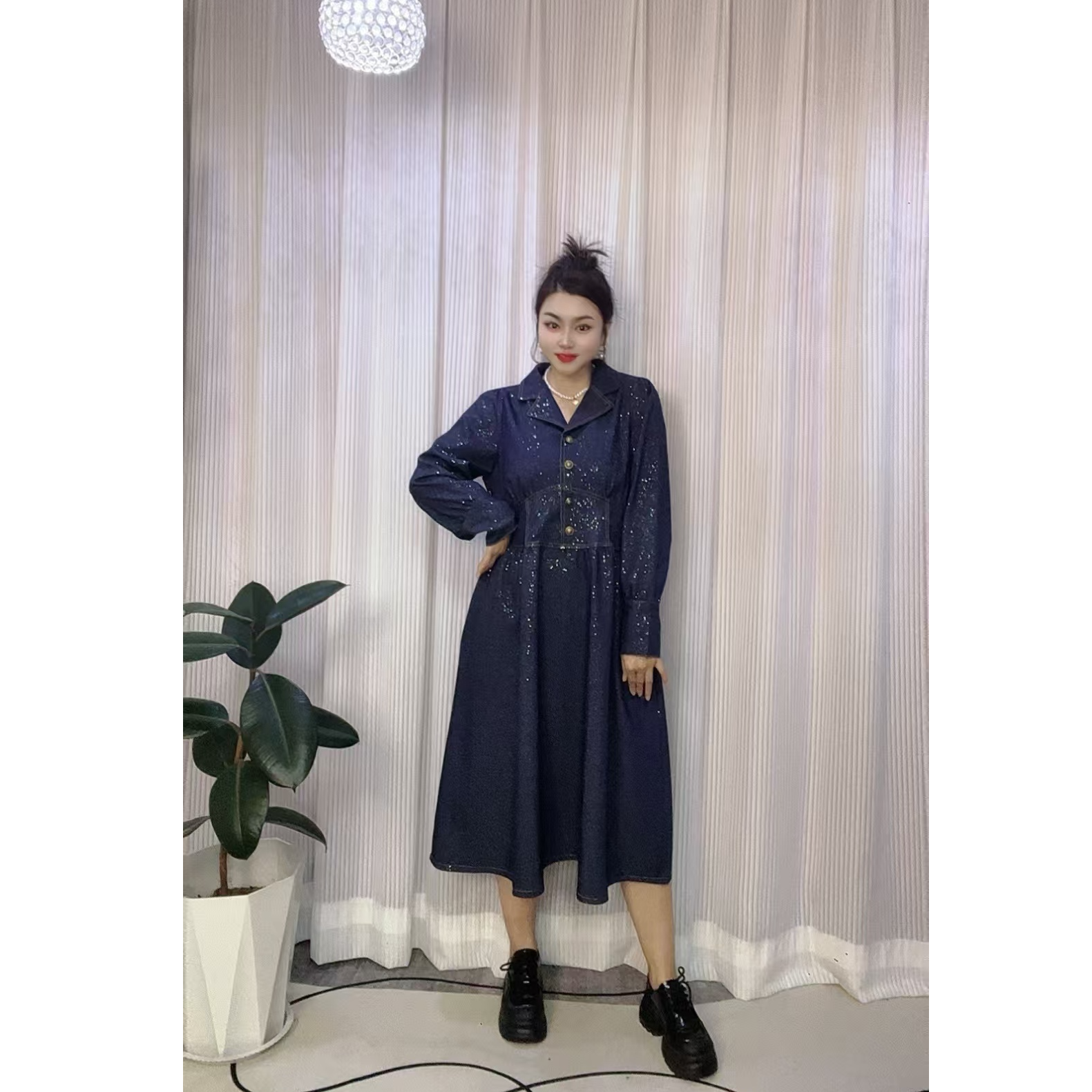 春季长袖连衣裙轻奢时尚修身显瘦气质百搭洋气