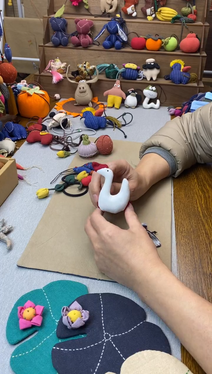 布艺 大白鹅胸针