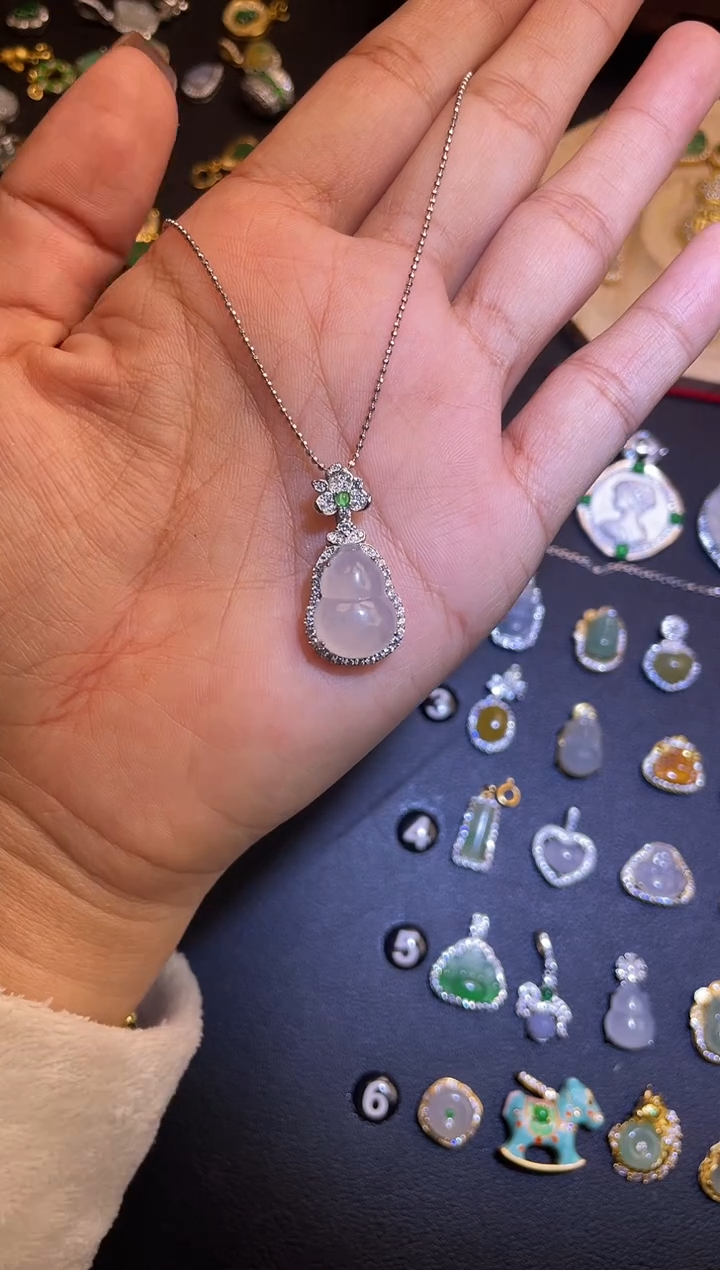 吊坠(不含链)银S925镶嵌翡翠+【加银链子一条】