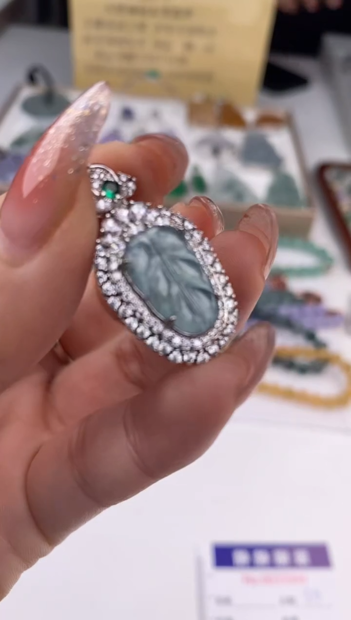 【闪购商品】翡翠吊坠(赠链)合金35936/多样性发起一