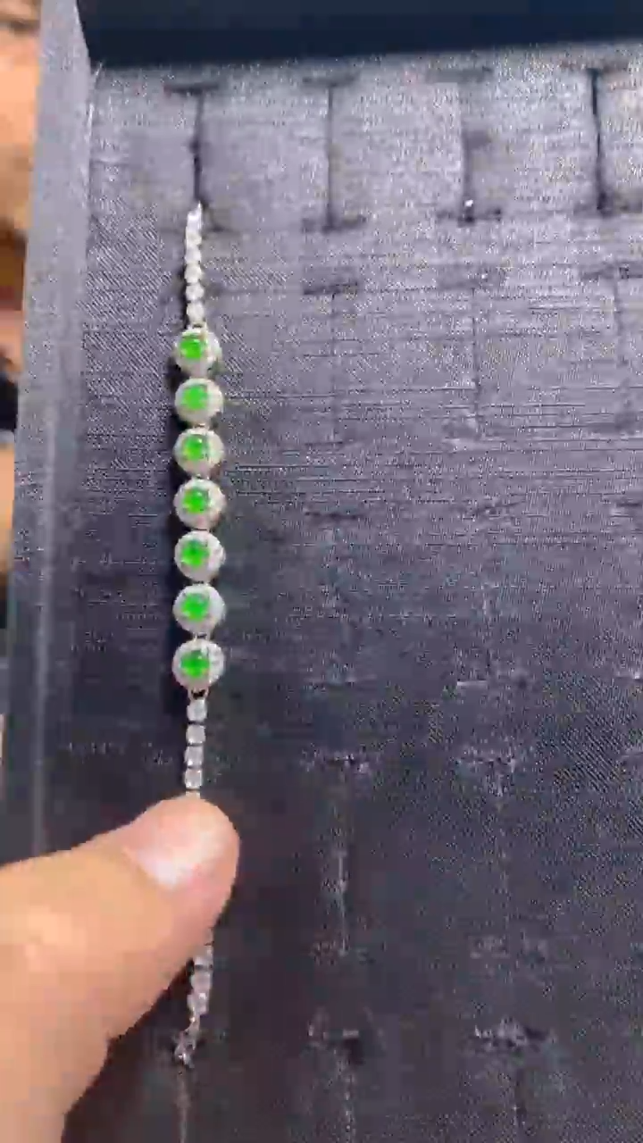 【闪购商品】翡翠手链未镶嵌1034764792多样性发一