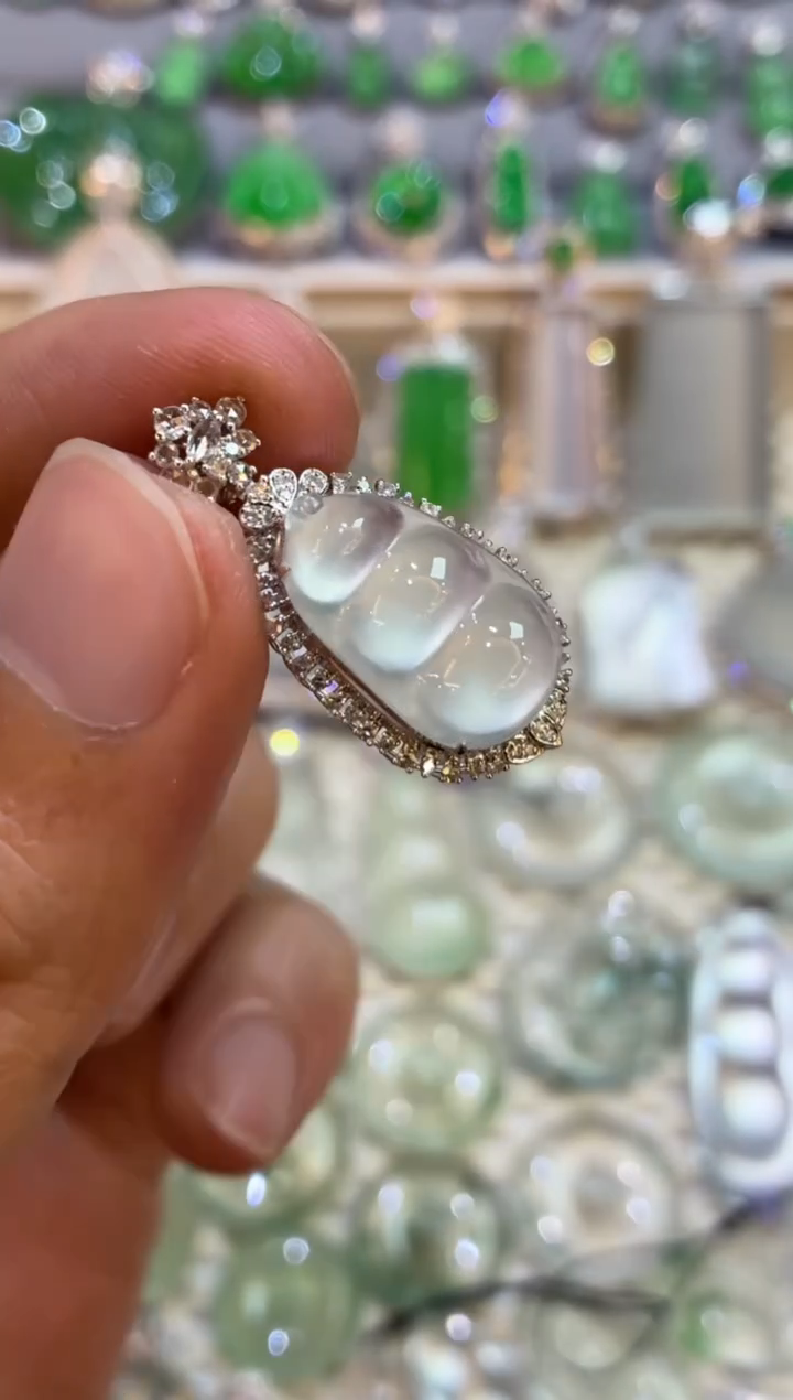 吊坠(不含链)18K金镶嵌翡翠豆子