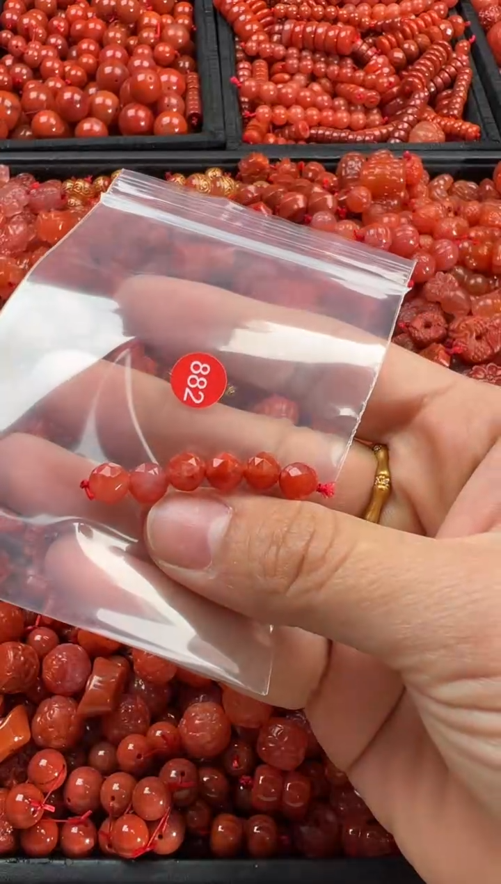 【闪购商品】南红玛瑙颈饰未镶嵌1