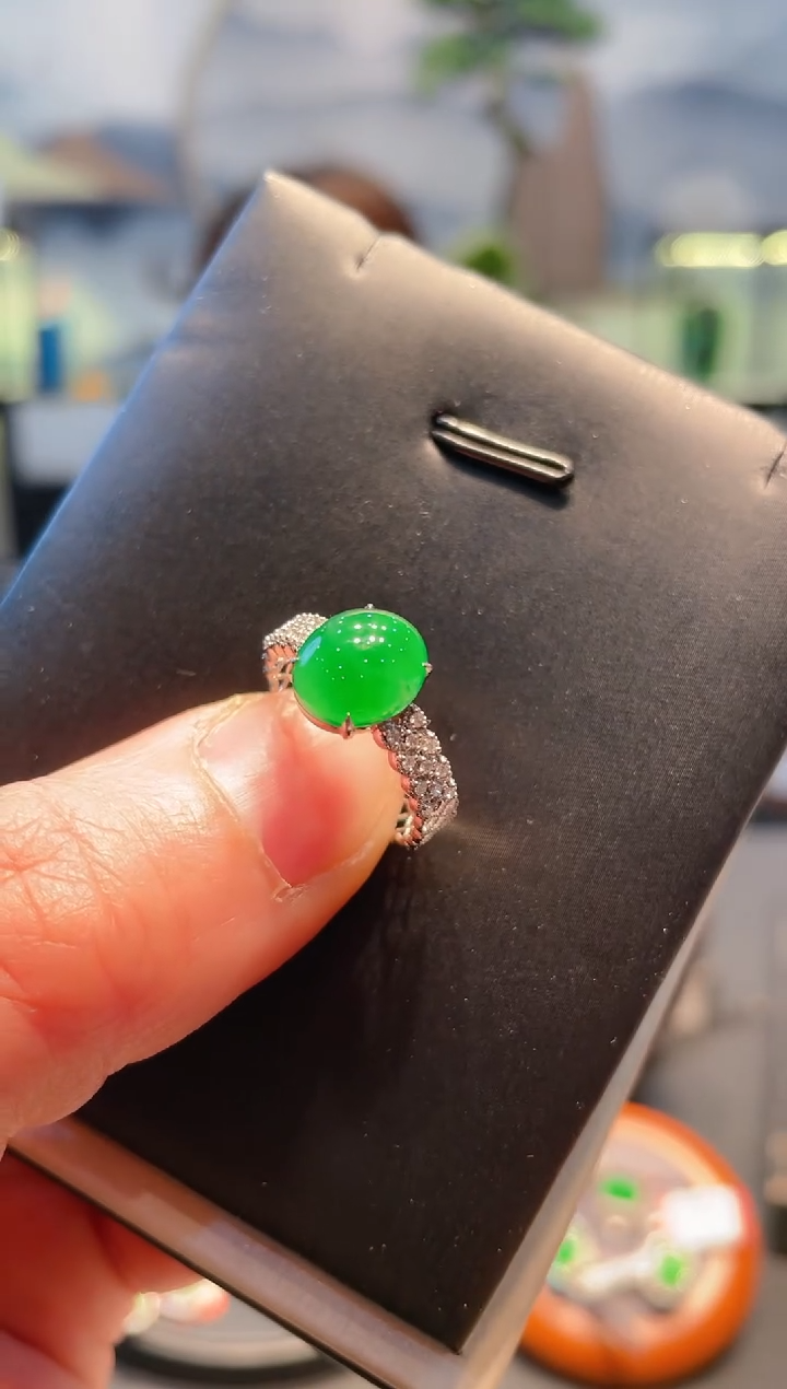 【闪购商品】翡翠颈饰18K金镶嵌A75戒指