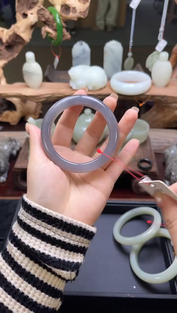 【闪购商品】和田玉手镯未镶嵌青海烟紫手镯54+圈9007179