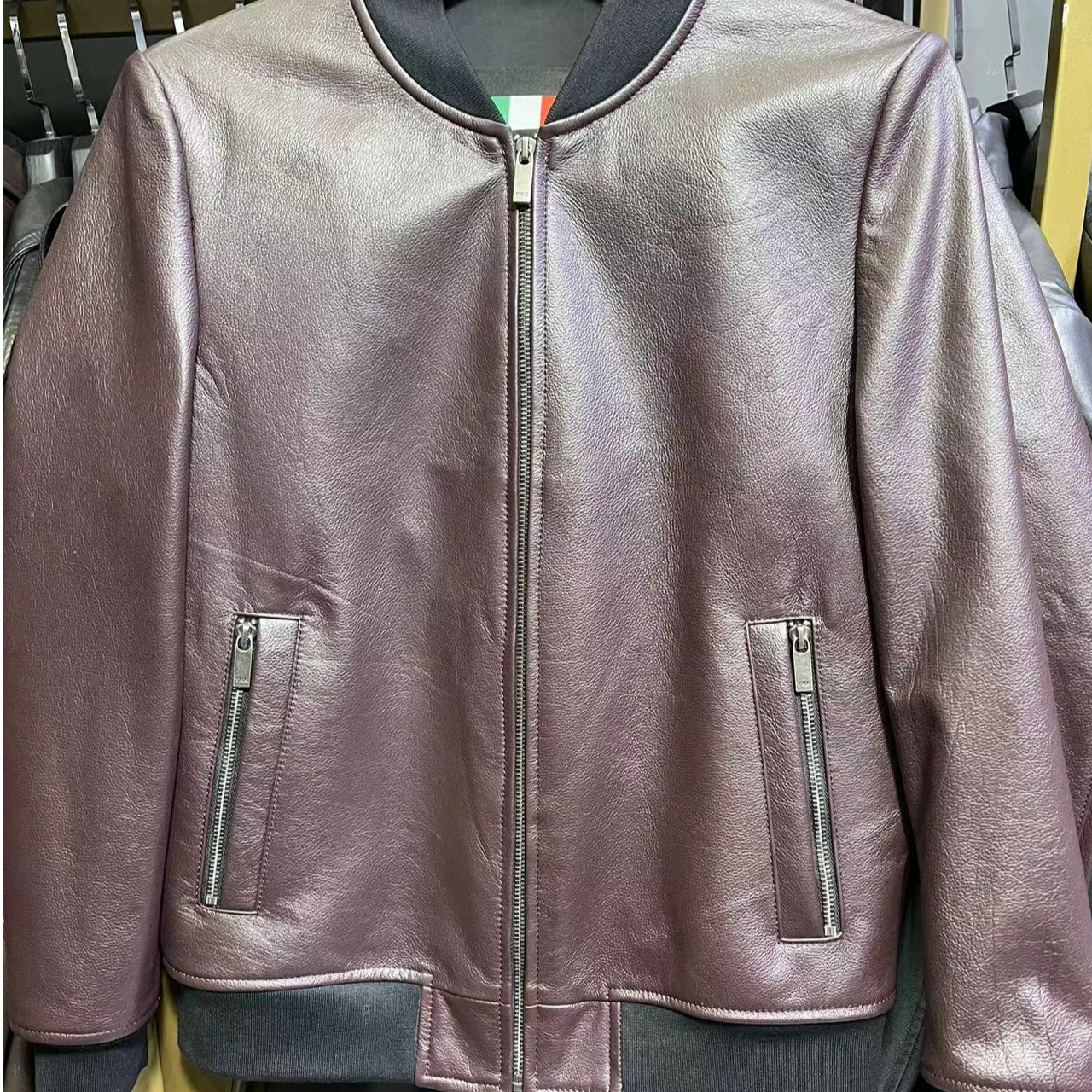 品牌断码处理头层小牛皮棒球服