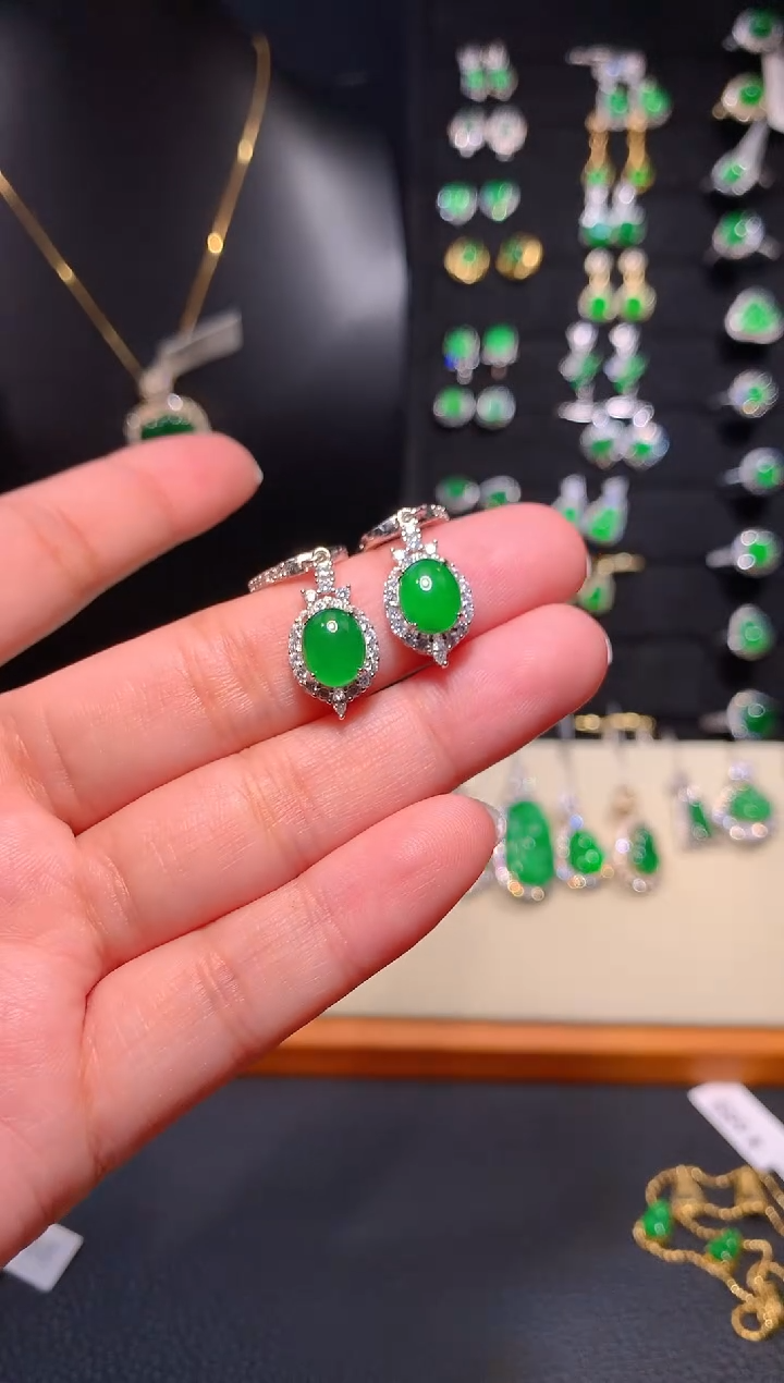 【闪购商品】翡翠耳饰银S925镶嵌多样性