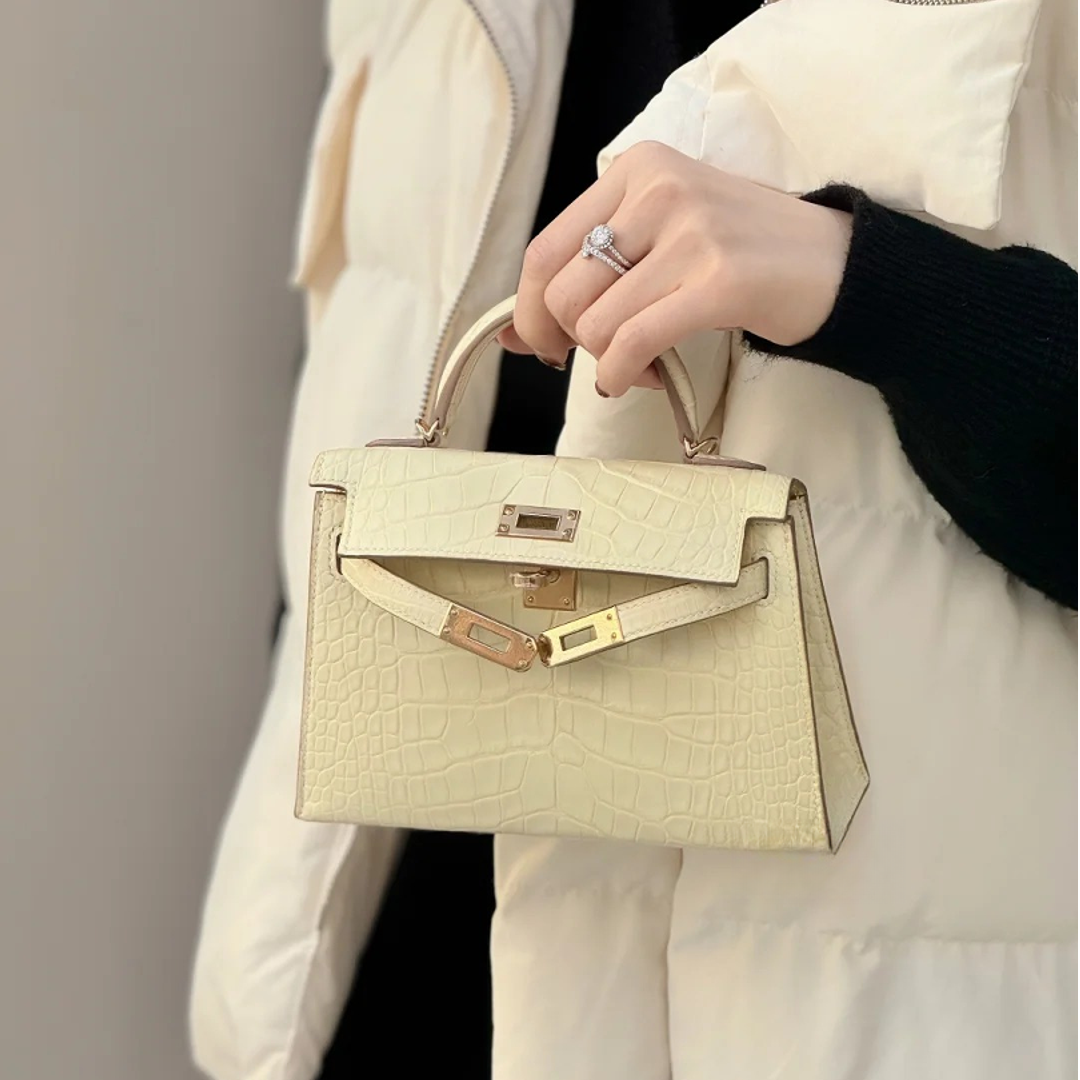 99新 Hermes/爱马仕 小花Jerry活动 Kelly 二代香草色 Y刻 金扣