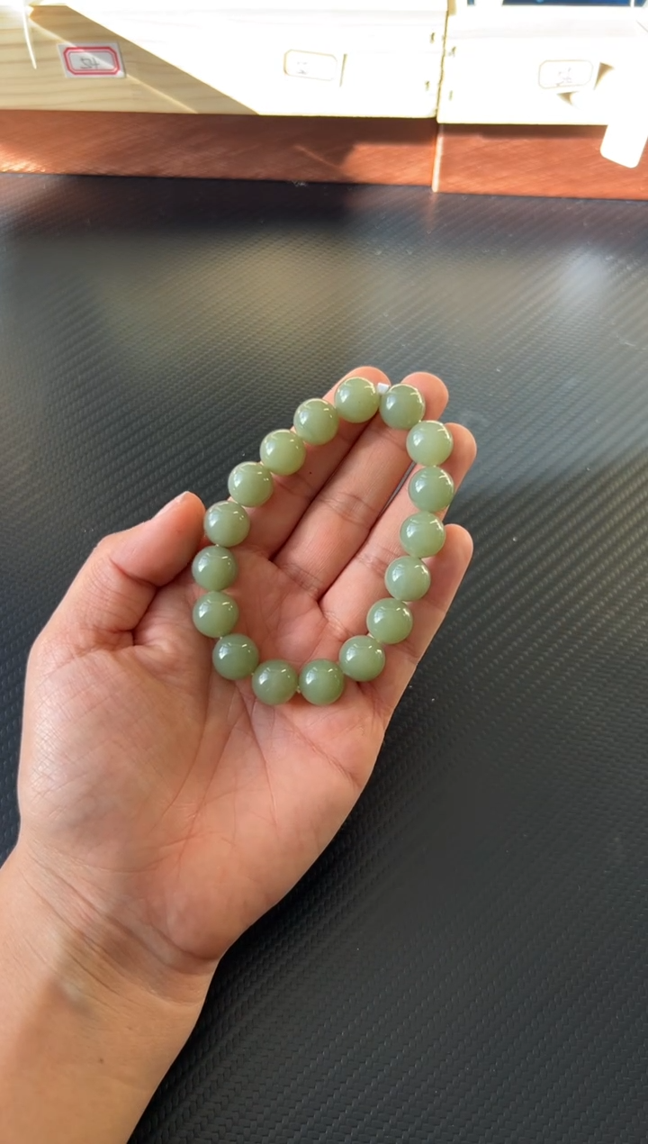 未镶嵌手串和田玉若羌微色差卡12 k