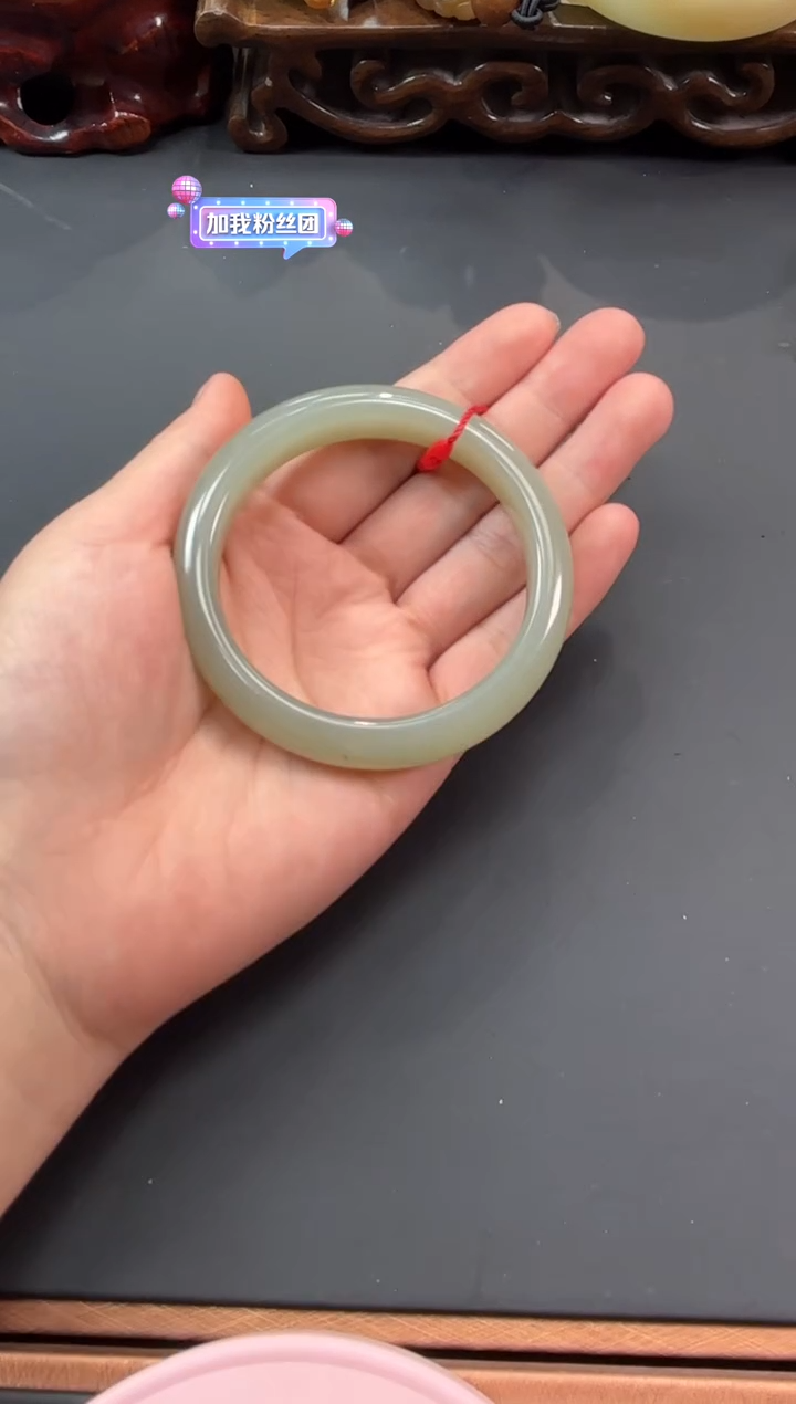 【闪购商品】和田玉手镯未镶嵌且末微色差近矿57