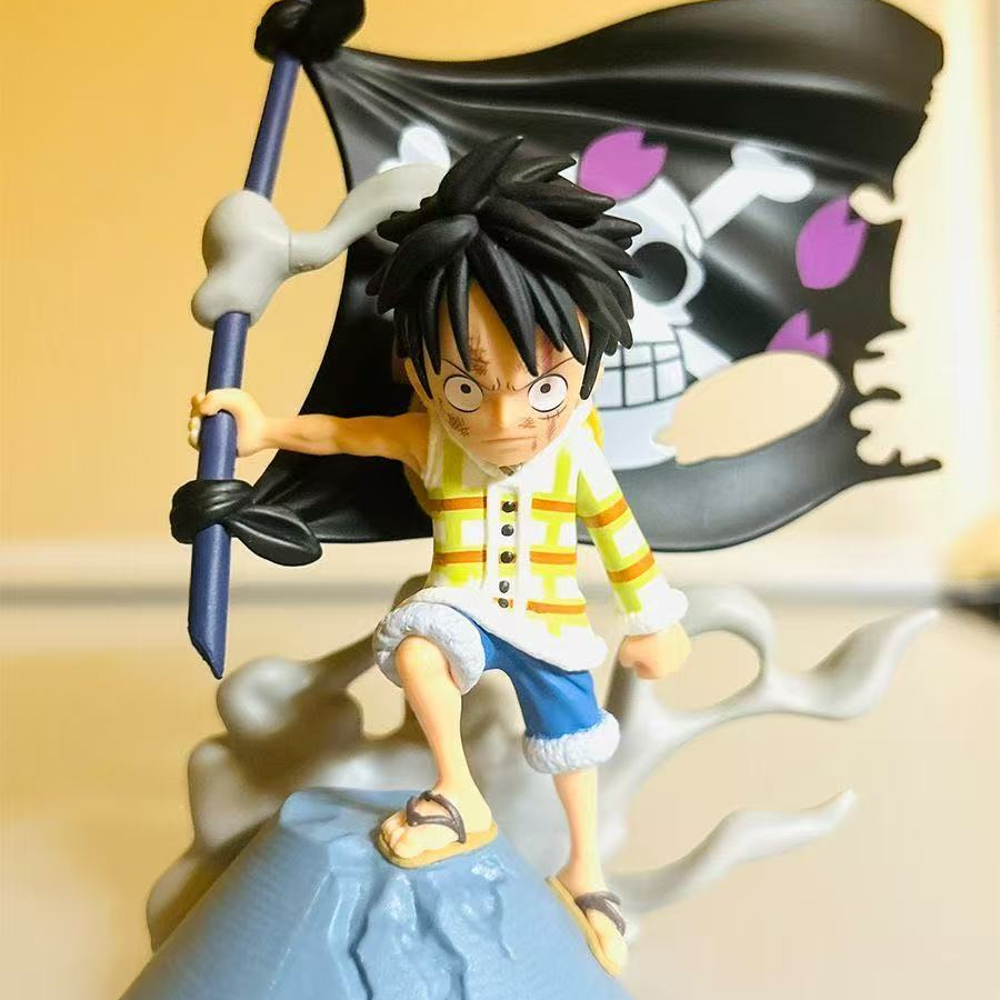 潮玩手办8+1办公室摆件