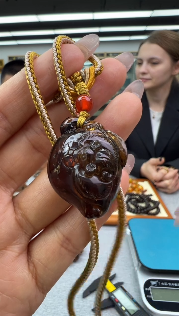 【闪购商品】琥珀颈饰未镶嵌65秒拍号