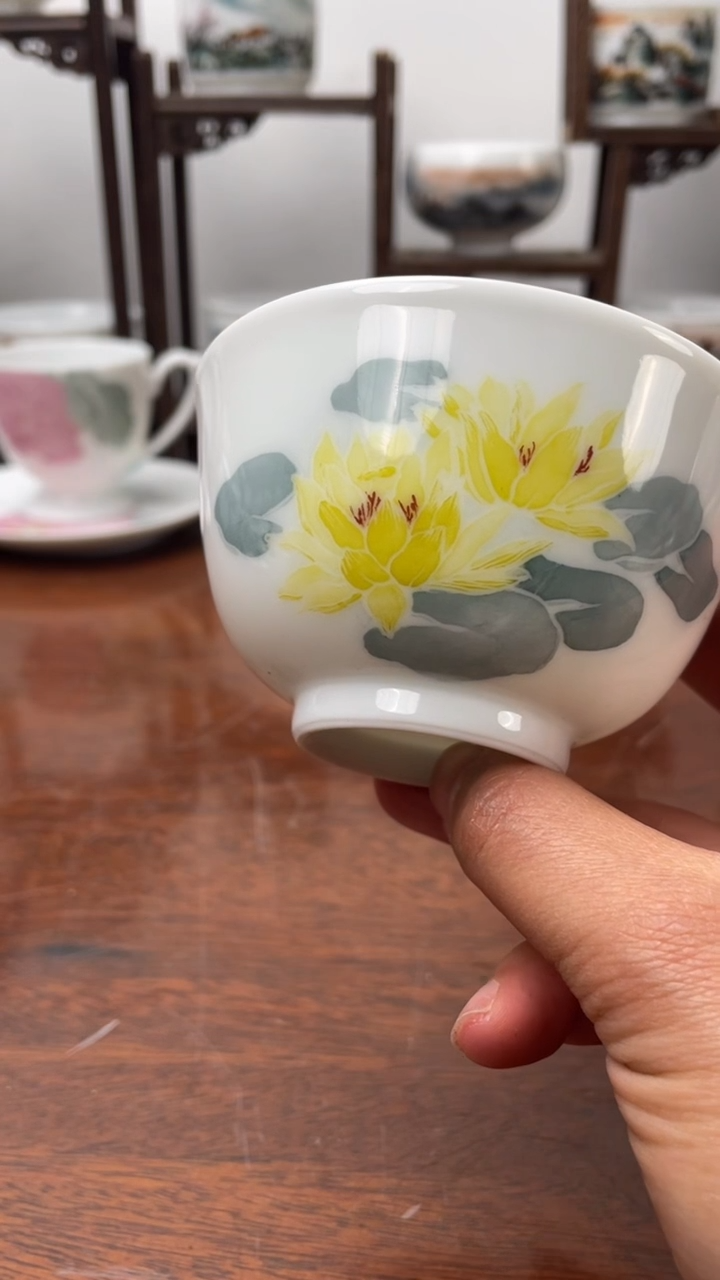 【闪购商品】1釉下彩高温手绘 杯  微瑕