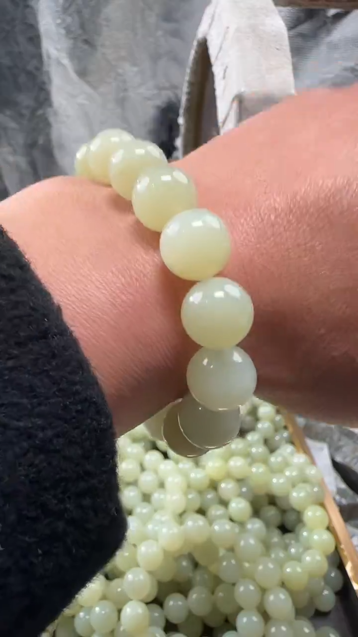颈饰未镶嵌和田玉手串