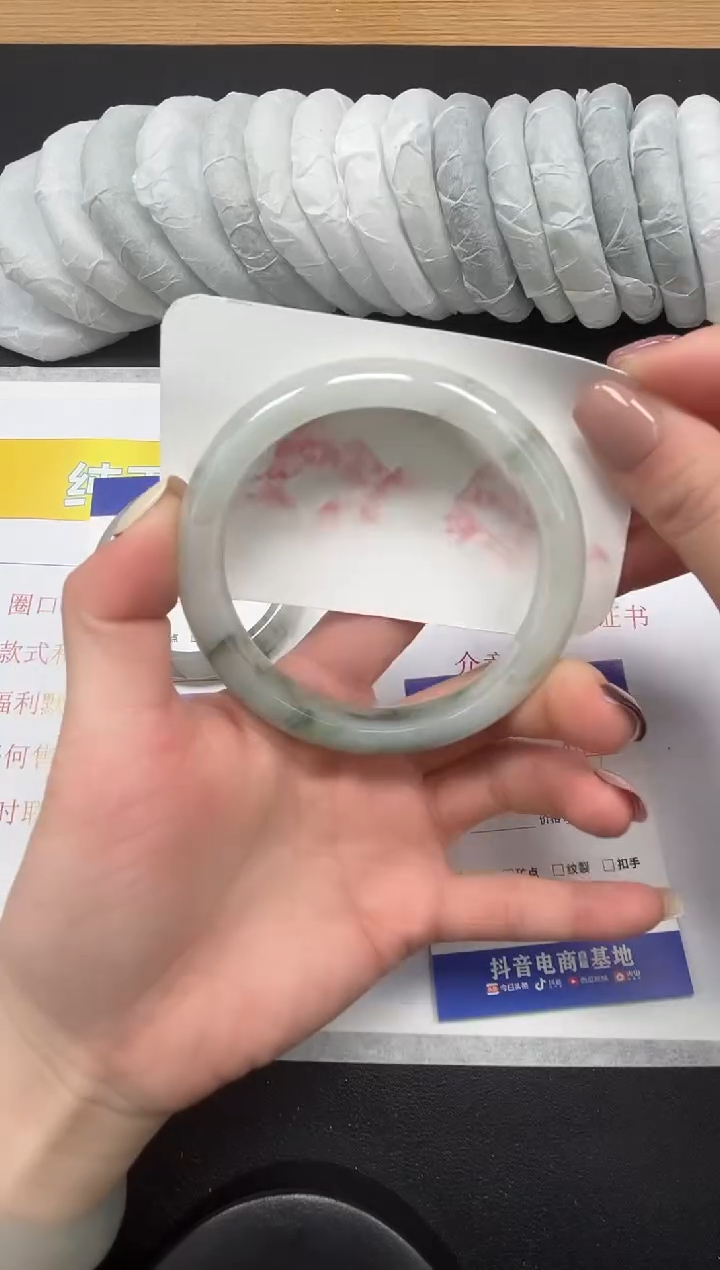 【闪购商品】石英质玉手镯未镶嵌99-64.9