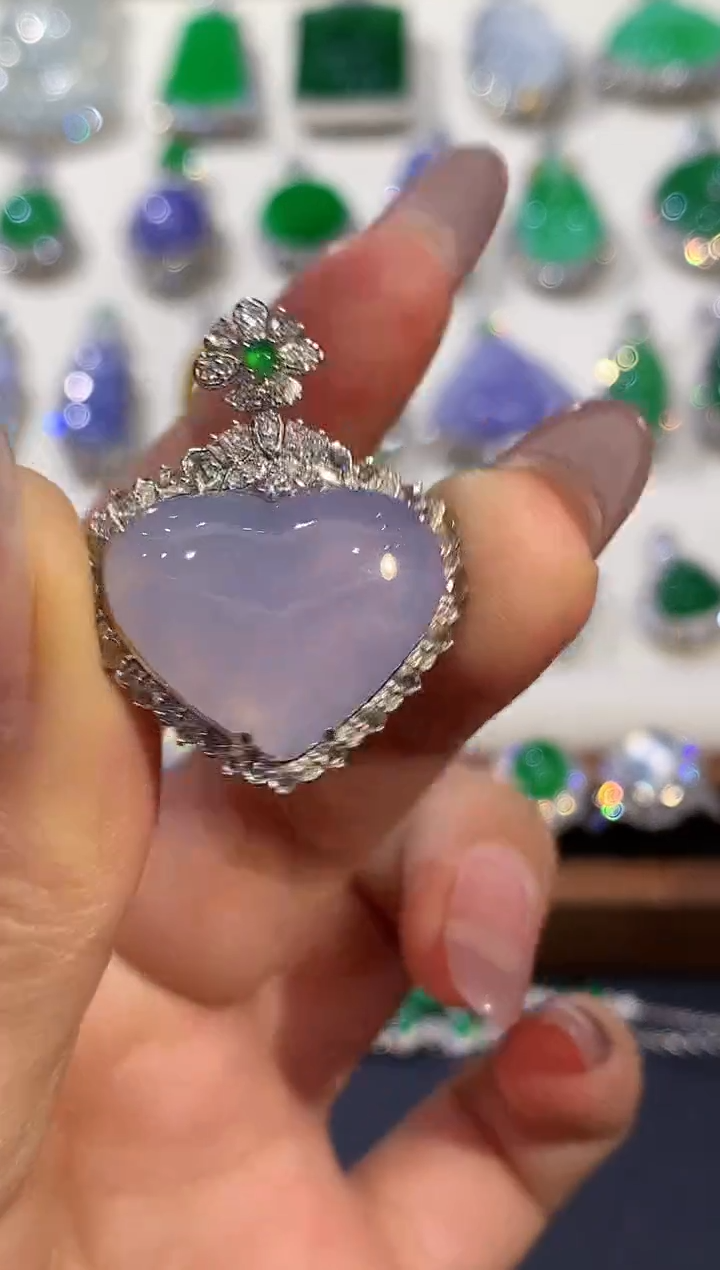 吊坠(不含链)18K金镶嵌翡翠梦***拟多样性发其一