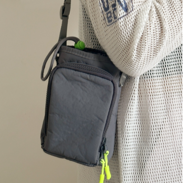 YD012  休闲户外运动防水轻便抽绳手机包多功能水杯包