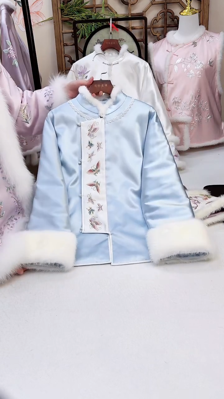 蓝色桑蚕丝冬款上衣