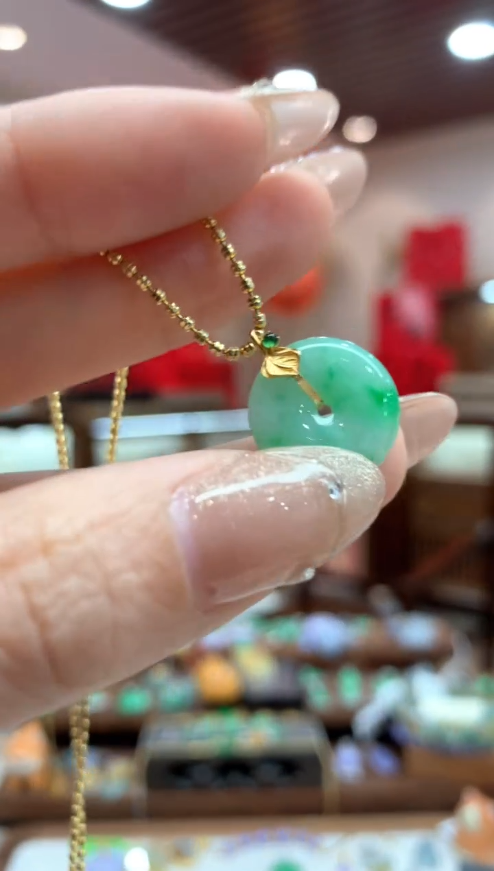 【闪购商品】翡翠吊坠(不含链)18K金镶嵌平安扣