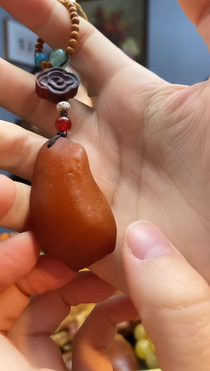 琥珀颈饰未镶嵌挂件