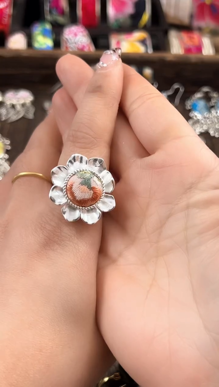 【闪购商品】织绣民族风老绣饰品585