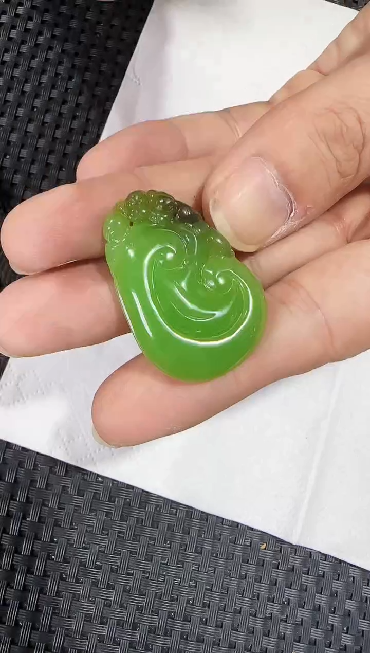 【闪购商品】和田玉（碧玉）吊坠未镶嵌苹果绿如意