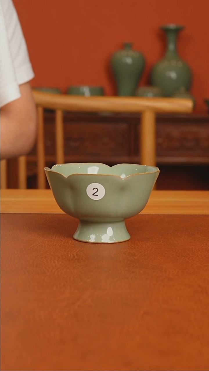 越窑秘色瓷五葵口高足盏二级品