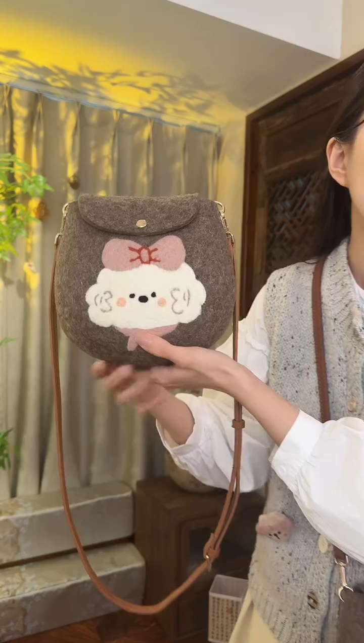 羊毛非遗纯手工包  蛋蛋包比熊