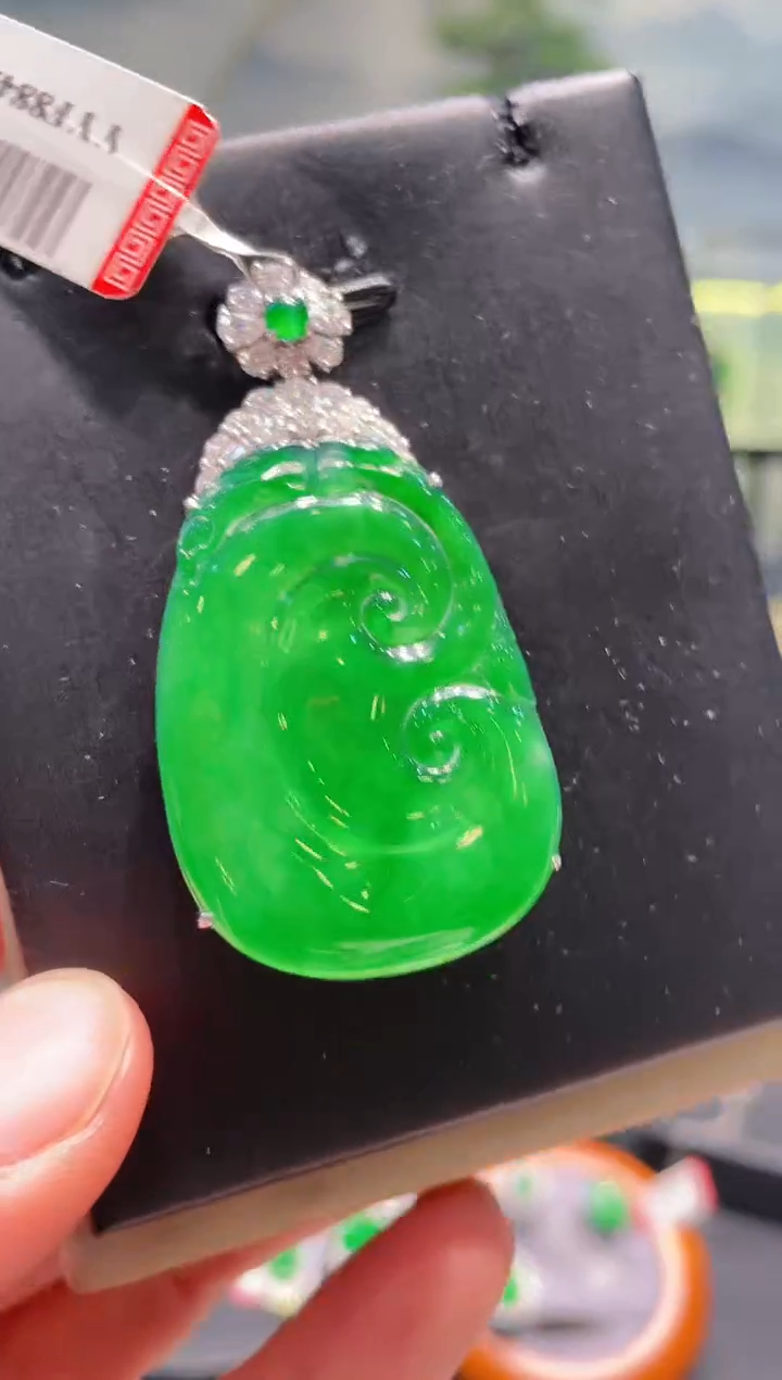 【闪购商品】翡翠颈饰18K金镶嵌A90天然A货翡翠