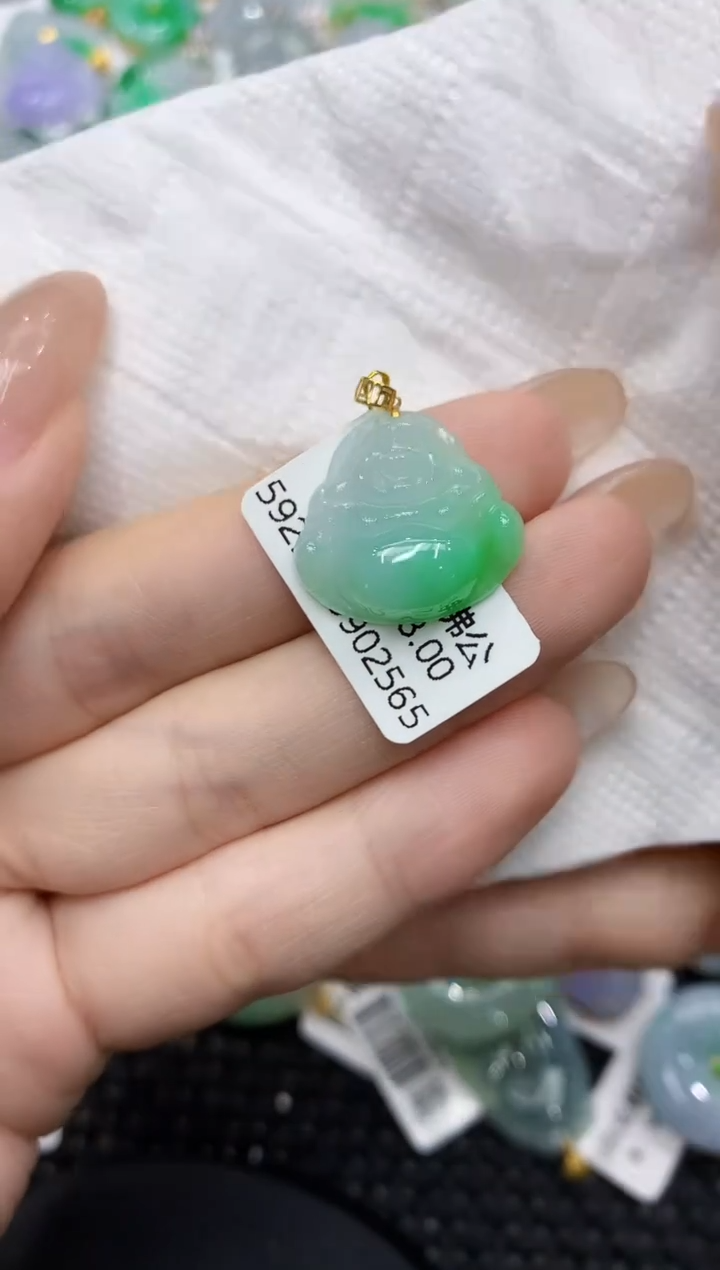 翡翠18K金镶嵌颈饰111111111111