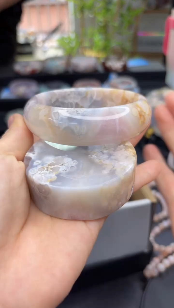 【闪购商品】石英质玉手镯未镶嵌C358(63圈赠送镯心)