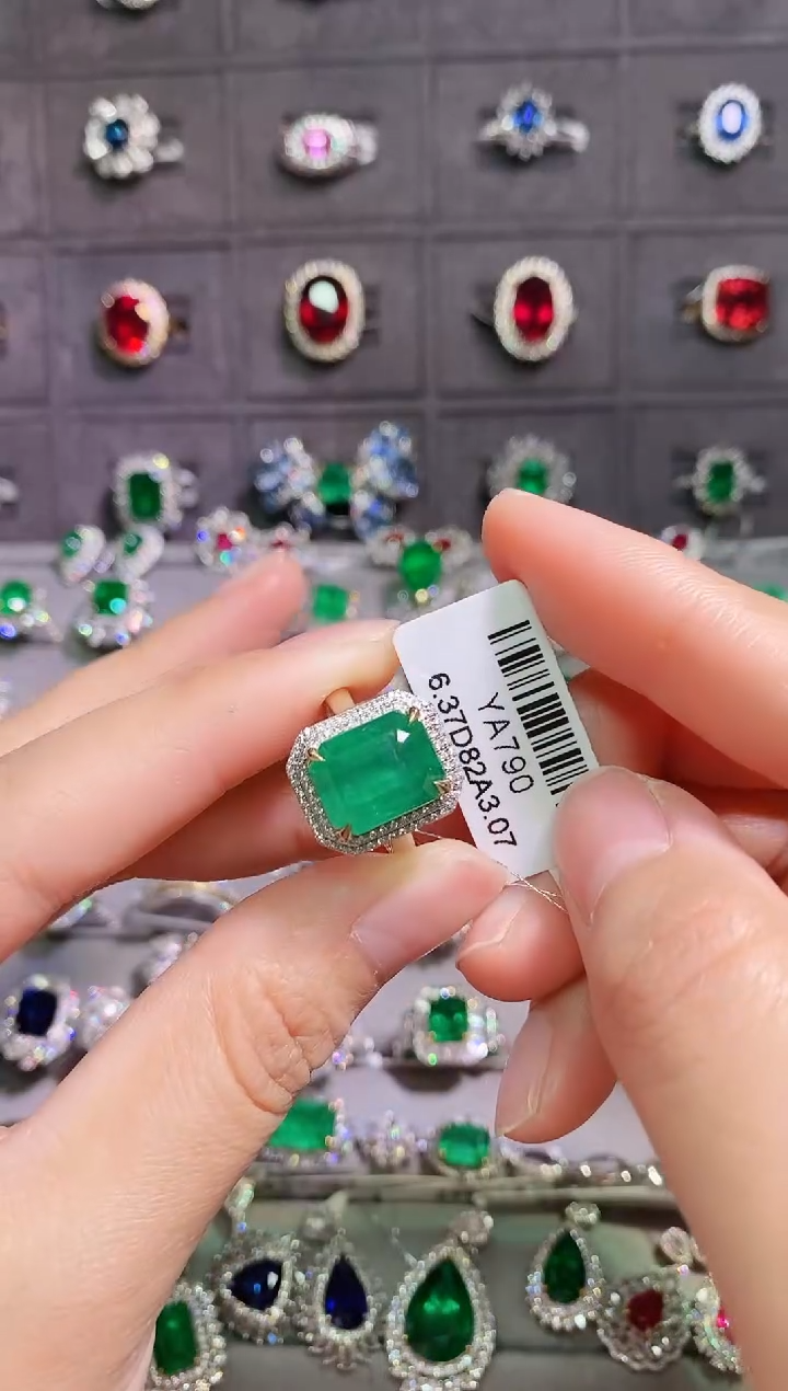 【闪购商品】祖母绿18K金戒指18K金镶嵌1