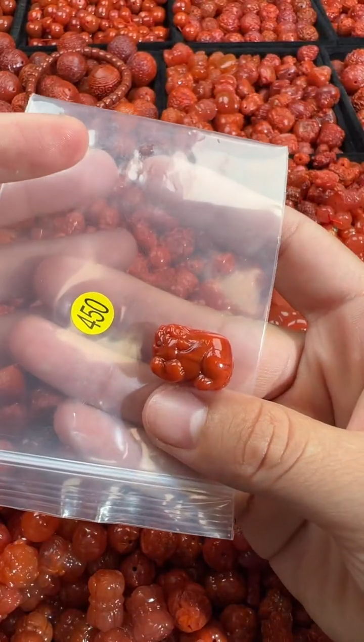 南红玛瑙未镶嵌颈饰1