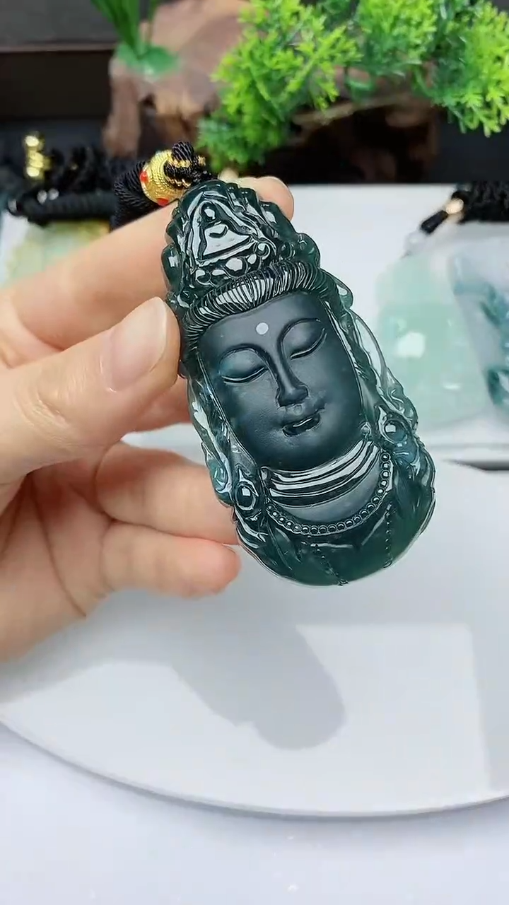 【闪购商品】翡翠颈饰未镶嵌