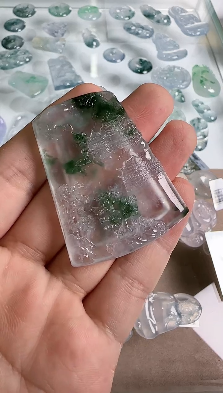 【闪购商品】翡翠吊坠(不含链)未镶嵌··