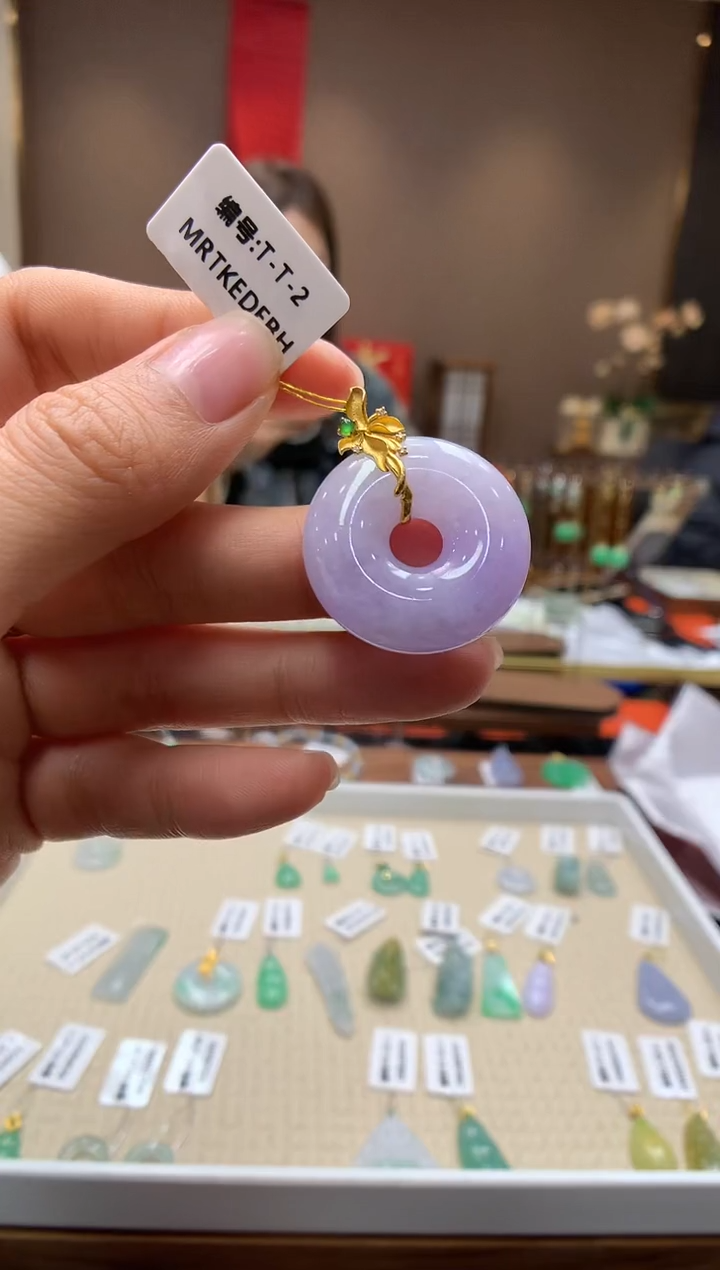 【闪购商品】翡翠颈饰18K金镶嵌甜甜圈