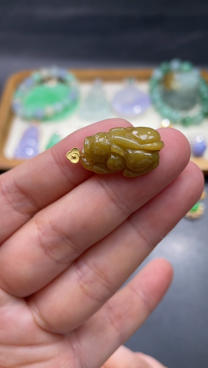 【闪购商品】翡翠颈饰18K金镶嵌6.........