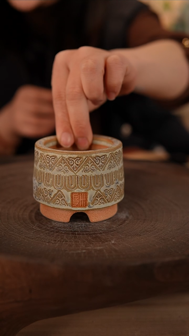 【闪购商品】红陶2-20-106默认有瑕口5.5