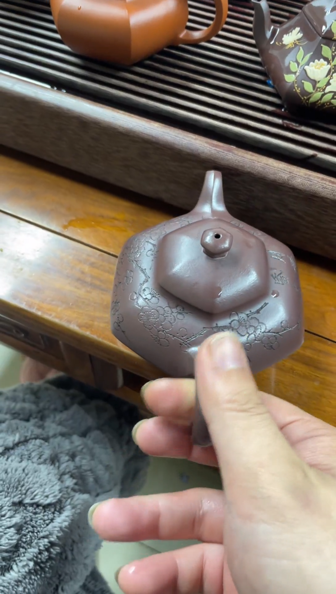 茶壶紫砂刻绘合欢