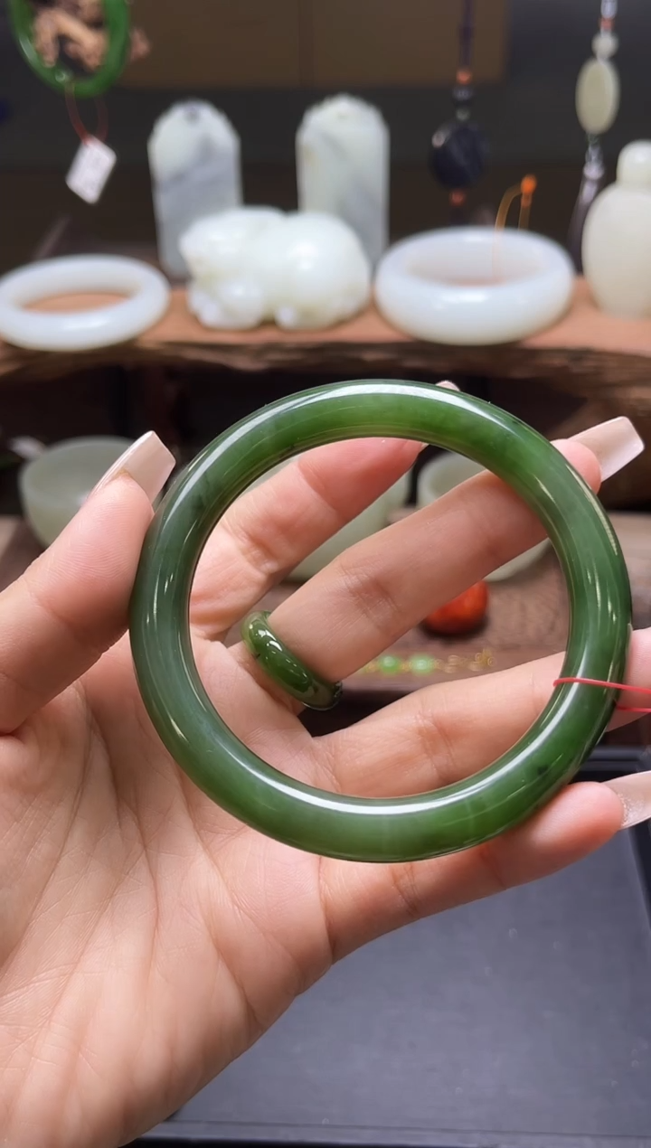 【闪购商品】和田玉手镯未镶嵌俄料碧玉菠菜绿60+圈9002099