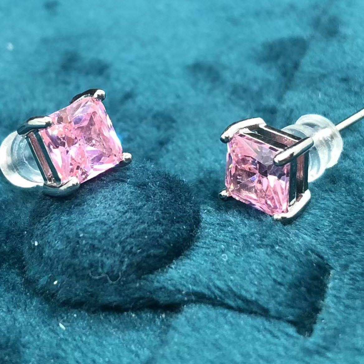 【南非库里南】NFKLN 高端奢华定制  四爪方包粉色耳钉 058