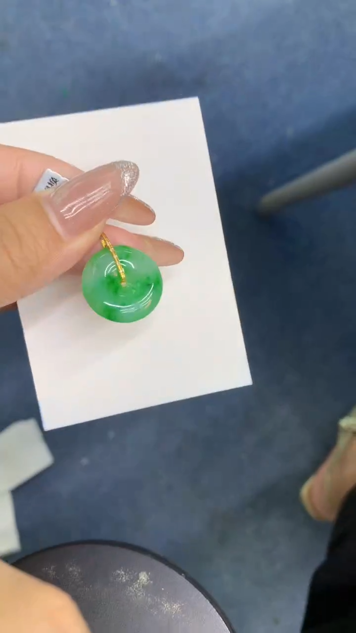 颈饰18K金镶嵌翡翠1