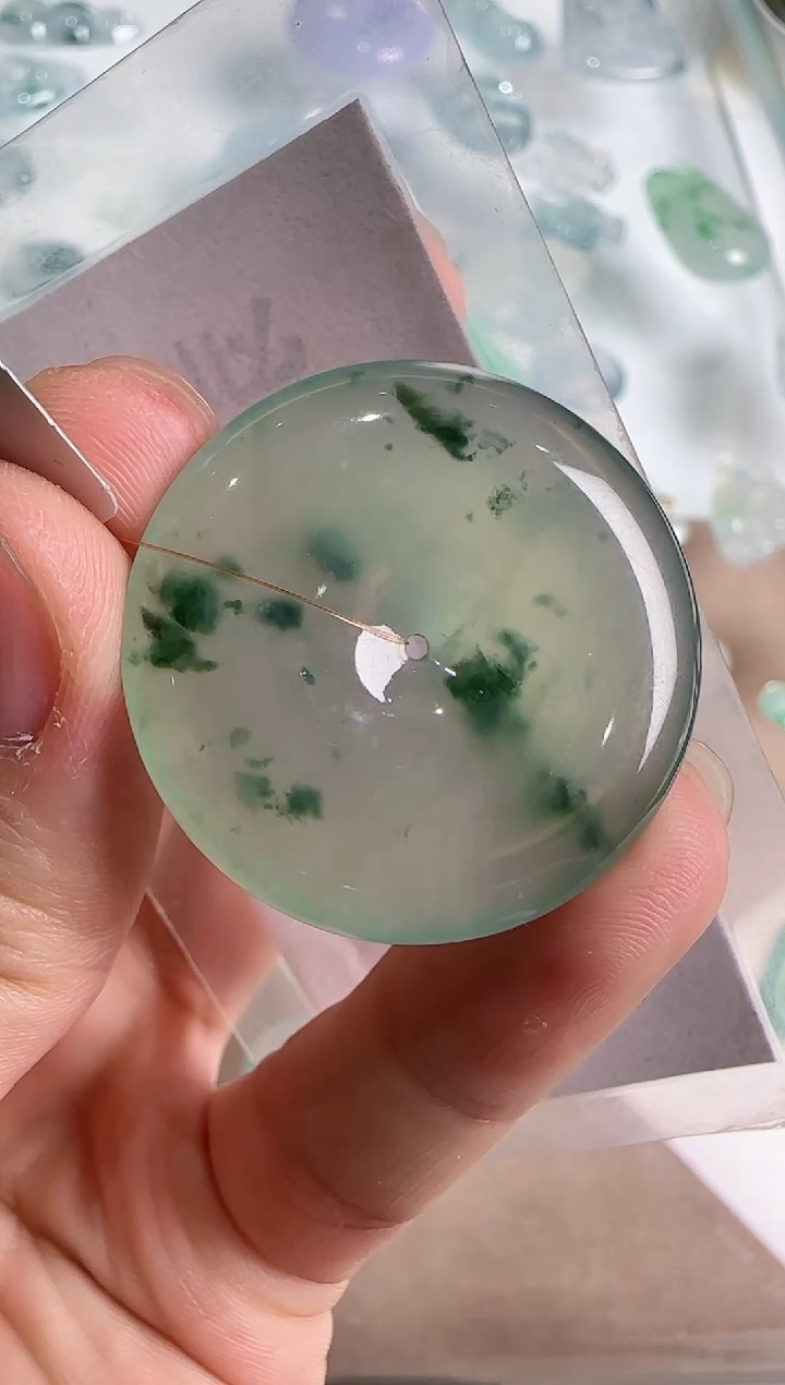 【闪购商品】翡翠吊坠(不含链)未镶嵌··