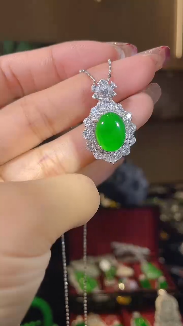 【闪购商品】翡翠吊坠(不含链)银S925镶嵌天然翡翠A货