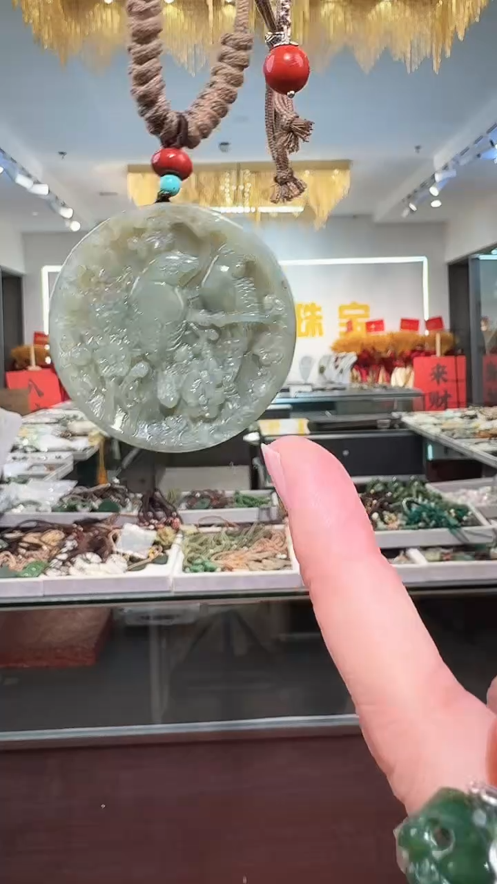 颈饰未镶嵌和田玉吊坠