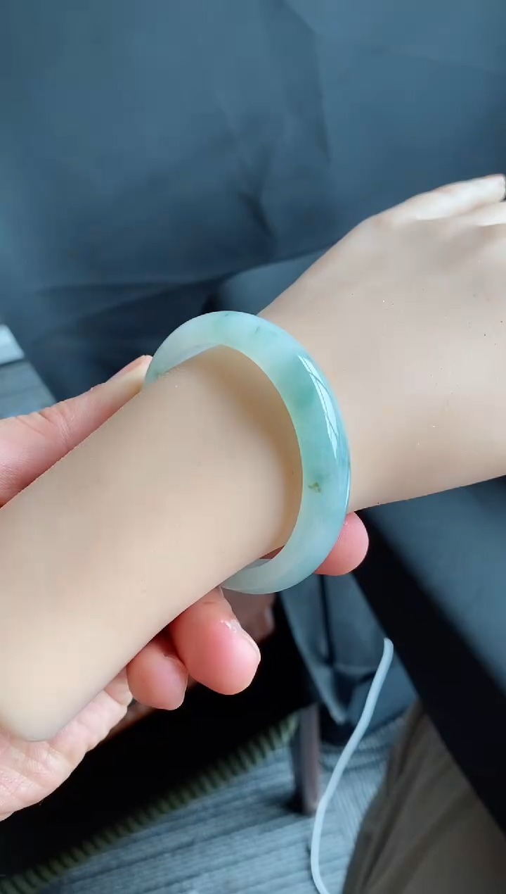 【闪购商品】翡翠手镯未镶嵌7号52.3*11.4*7.3正圈