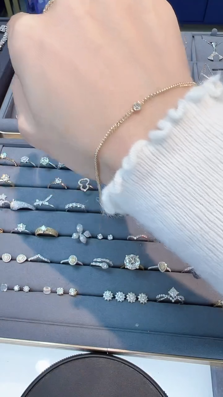 【闪购商品】钻石手链18K金镶嵌手链