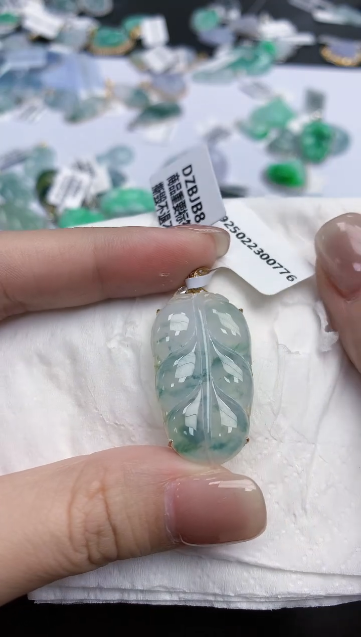 【闪购商品】翡翠颈饰18K金镶嵌天然缅甸翡翠A货