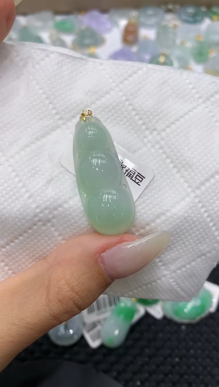 颈饰18K金镶嵌翡翠111111111111