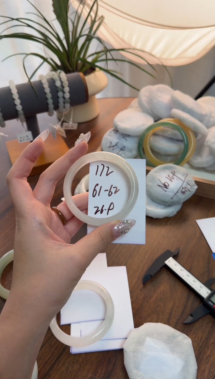 未镶嵌手镯石英质玉172//61/62
